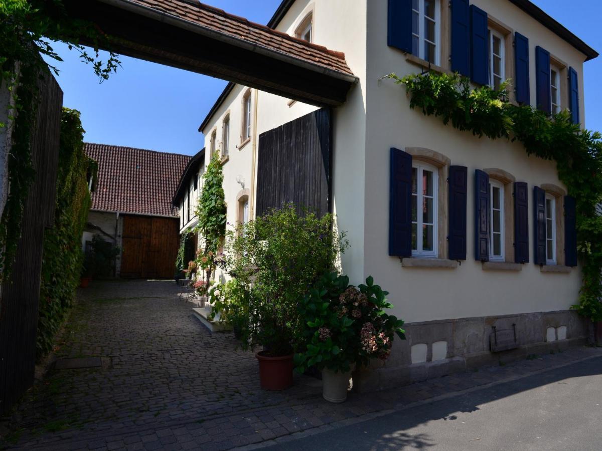 Gaestehaus & Weingut Gehrig Weisenheim am Sand Exterior photo