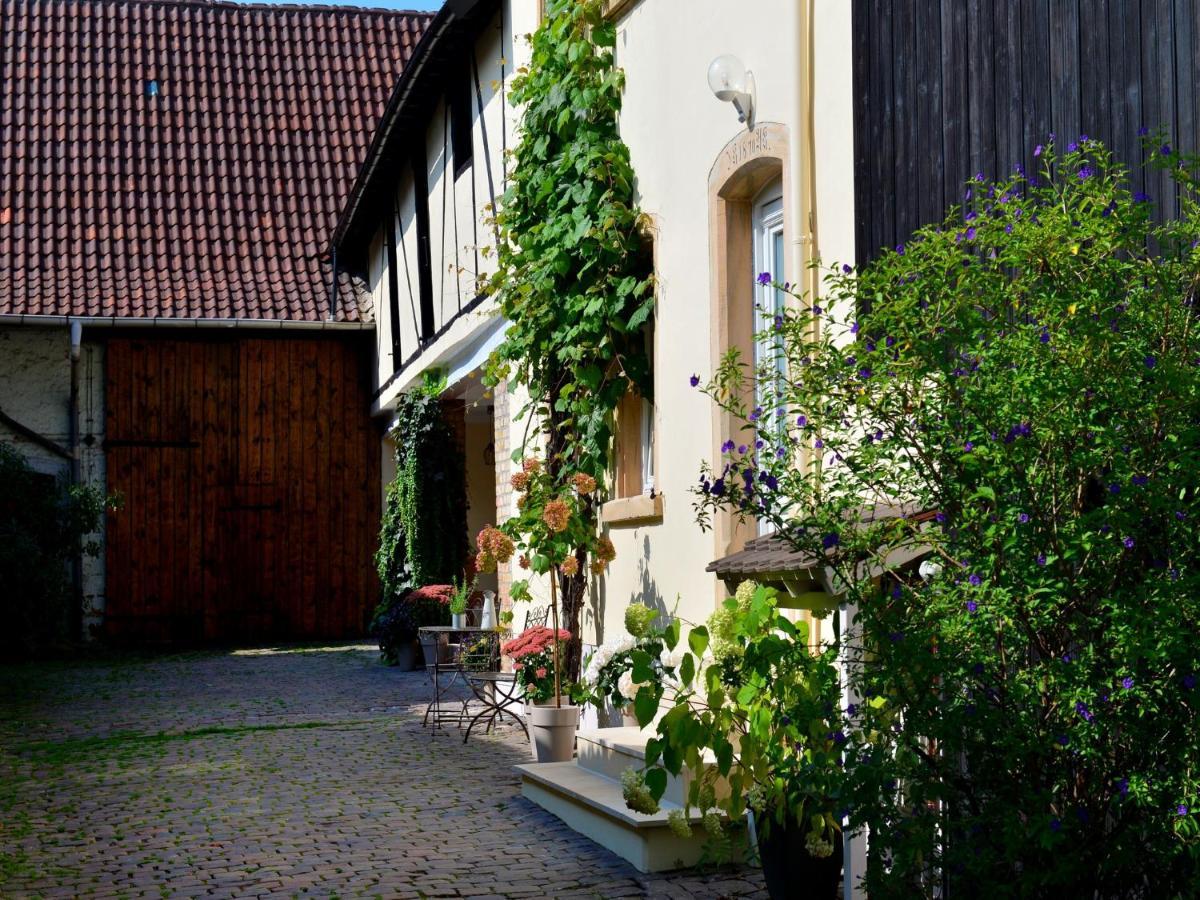 Gaestehaus & Weingut Gehrig Weisenheim am Sand Exterior photo