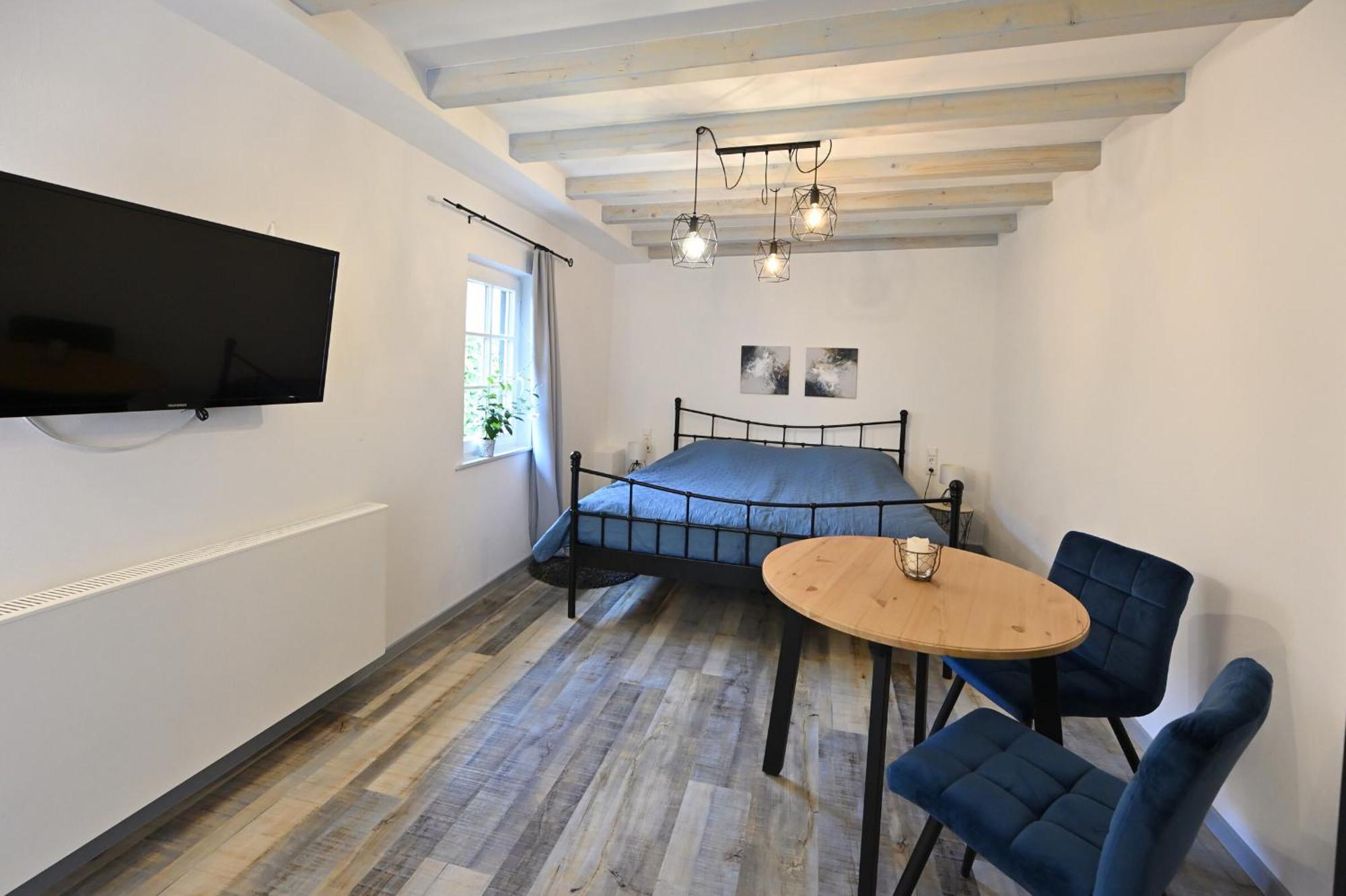 Gaestehaus & Weingut Gehrig Weisenheim am Sand Room photo